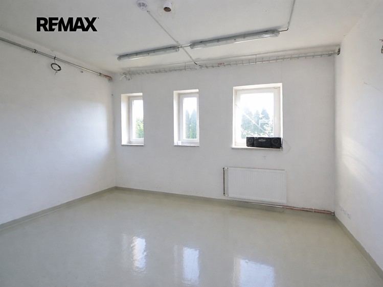 Pronájem obchodního prostoru 75 m² - foto 5