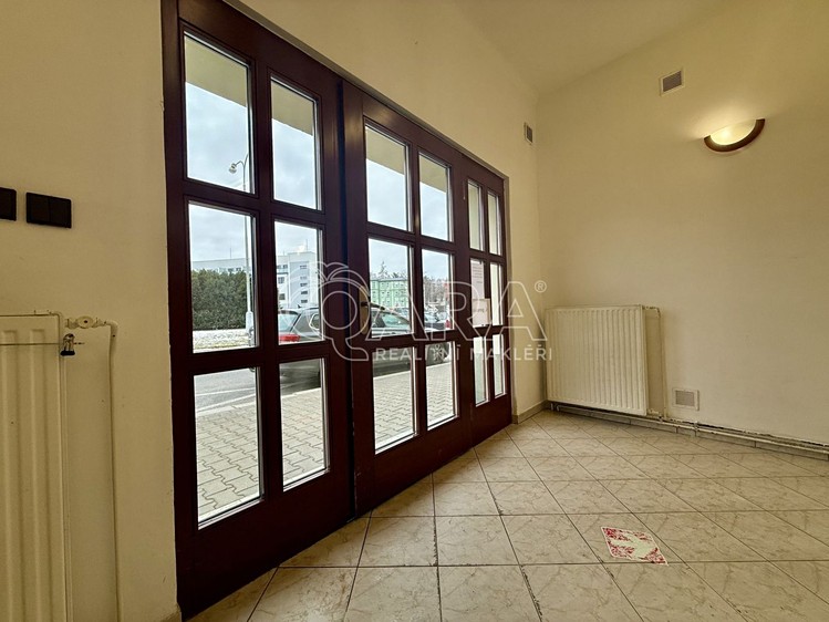 Pronájem obchodního prostoru 65 m² - foto 6