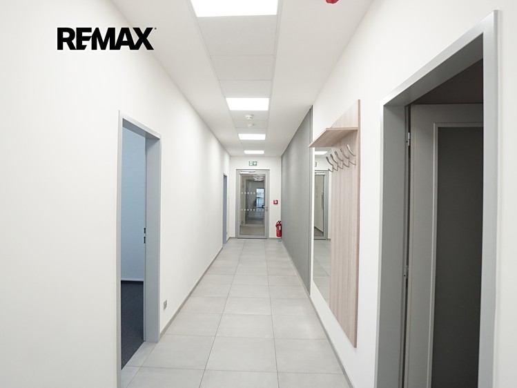Pronájem kanceláře 416 m² - foto 1