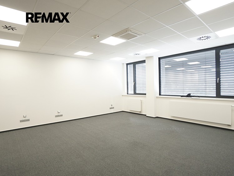 Pronájem kanceláře 416 m² - foto 2