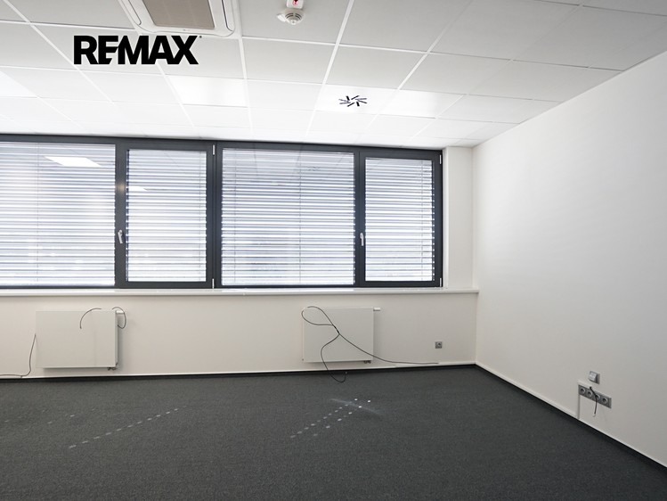 Pronájem kanceláře 416 m² - foto 5