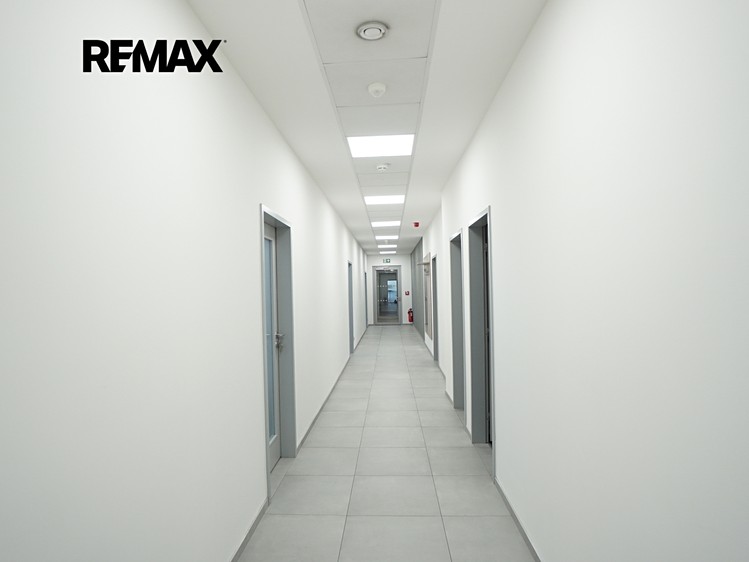 Pronájem kanceláře 416 m² - foto 8
