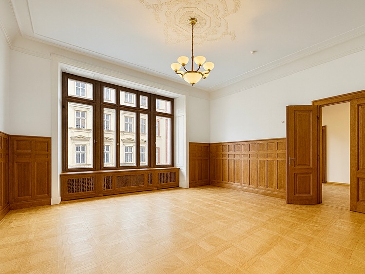 Pronájem kanceláře 538 m² - foto 1