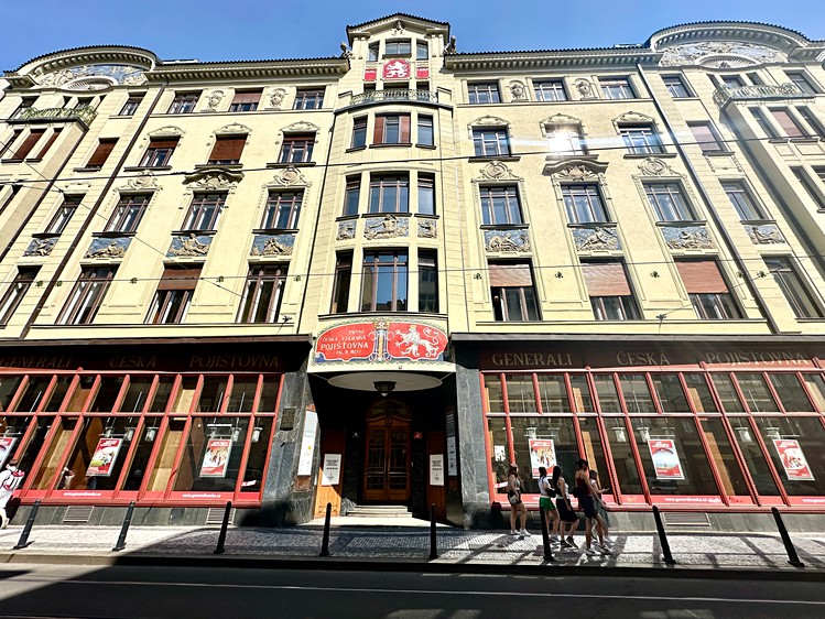 Pronájem kanceláře 538 m² - foto 2
