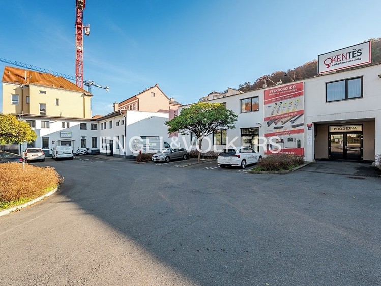 Pronájem kanceláře 92 m² - foto 1