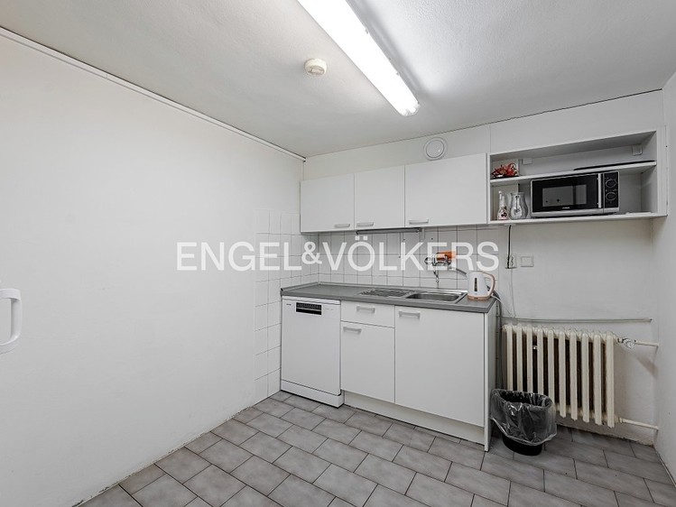 Pronájem kanceláře 92 m² - foto 8