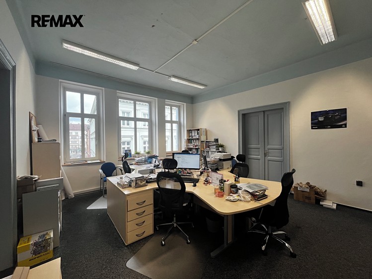 Pronájem kanceláře 67 m² - foto 5
