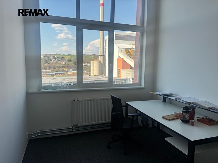 Pronájem kanceláře 23 m² - foto 1