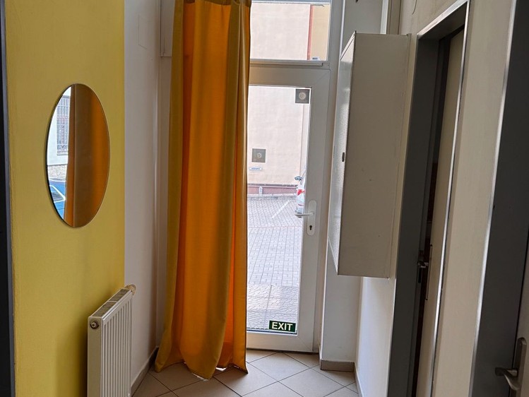 Pronájem obchodního prostoru 50 m² - foto 4