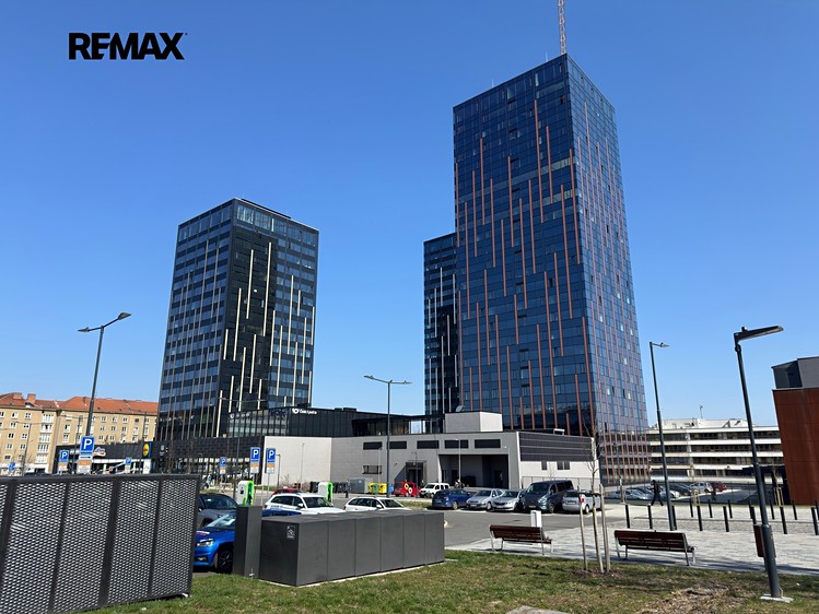 Pronájem kanceláře 240 m² - foto 1