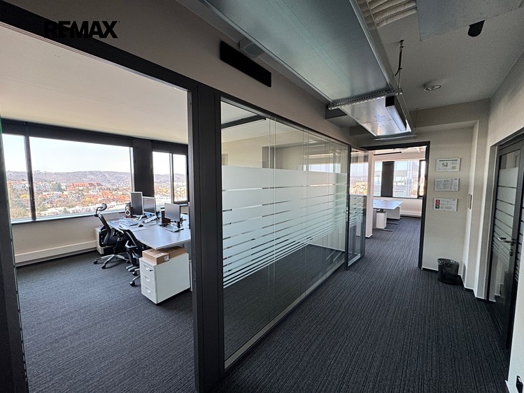 Pronájem kanceláře 240 m² - foto 3