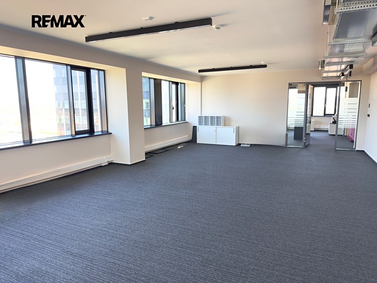 Pronájem kanceláře 240 m² - foto 6