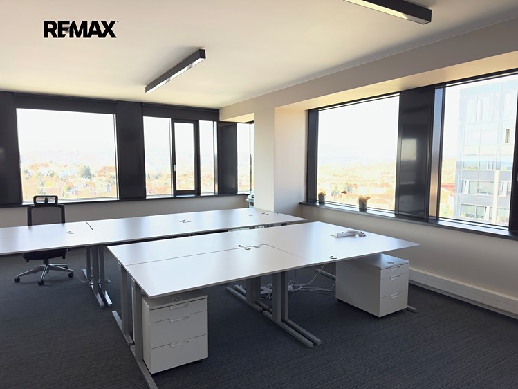 Pronájem kanceláře 240 m² - foto 5