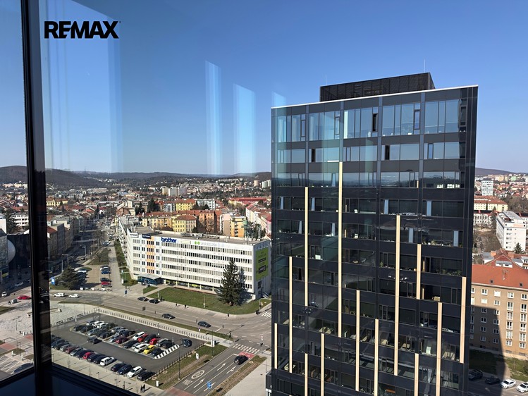 Pronájem kanceláře 240 m² - foto 8