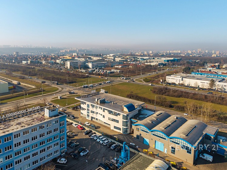 Pronájem kanceláře 670 m² - foto 2