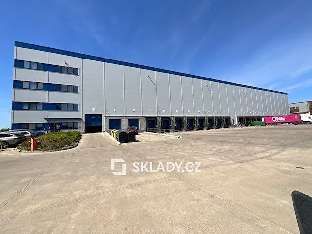 Pronájem skladového prostoru 7 000 m² - foto 1