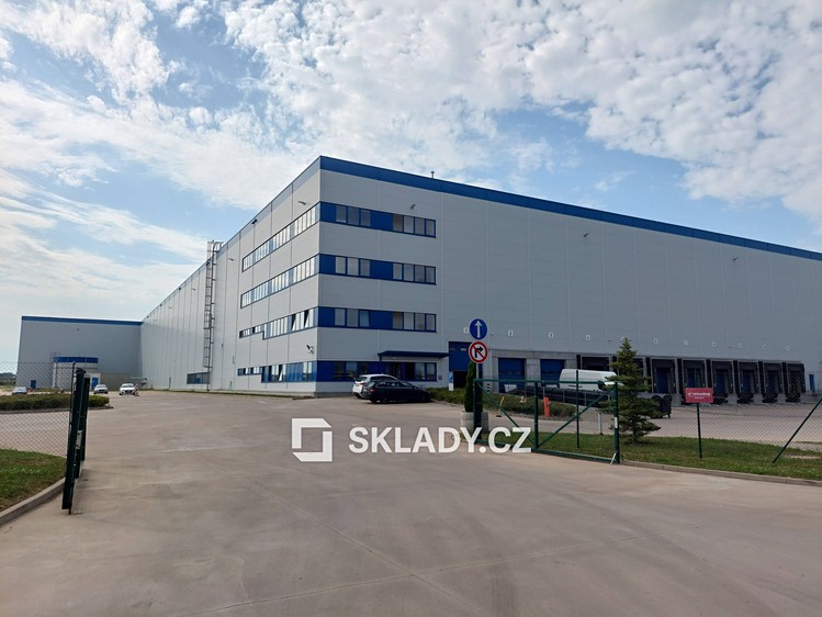Pronájem skladového prostoru 7 000 m² - foto 2