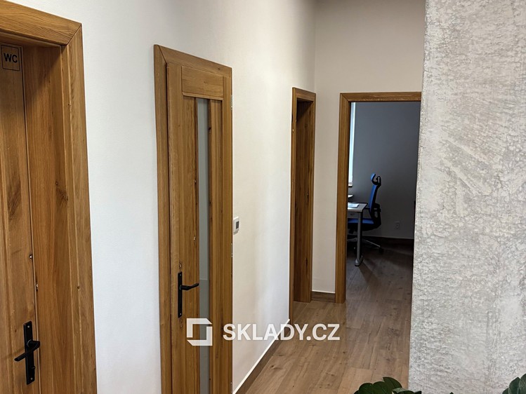 Pronájem skladového prostoru 1 000 m² - foto 2