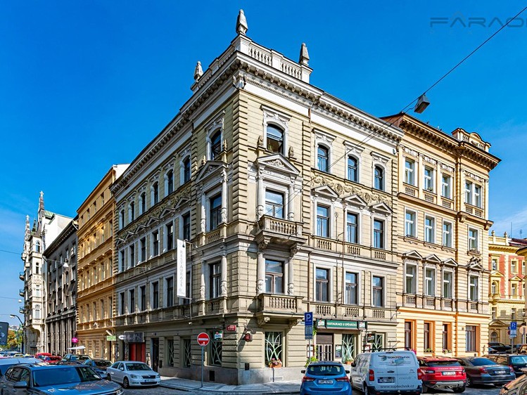 Pronájem kanceláře 212 m² - foto 1