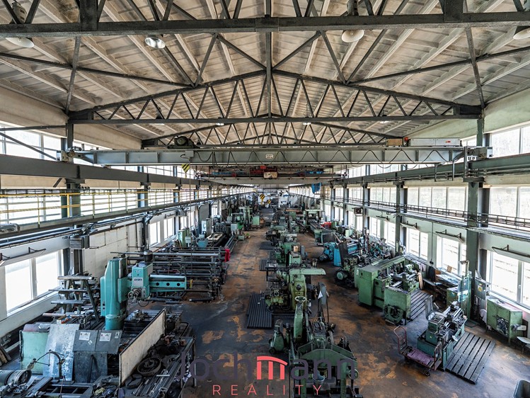 Pronájem skladového prostoru 2 070 m² - foto 1