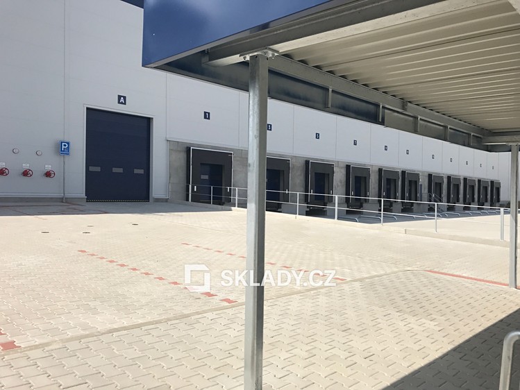 Pronájem skladového prostoru 11 000 m² - foto 3