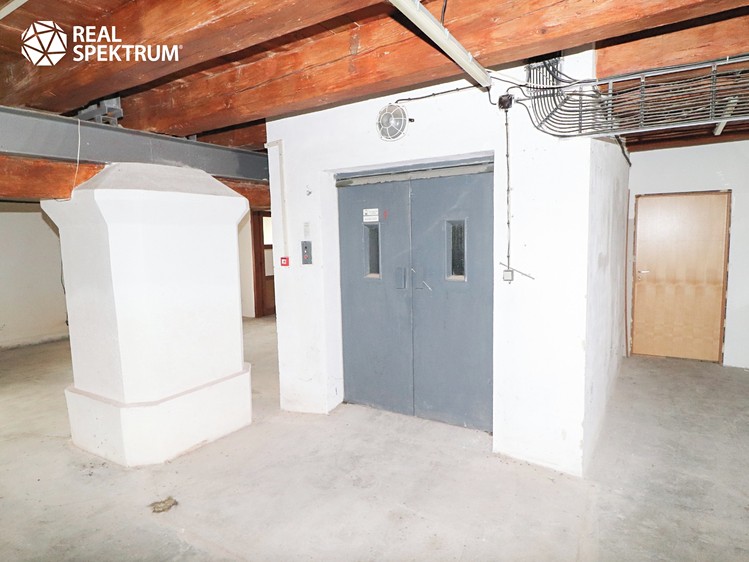 Pronájem skladového prostoru 1 655 m² - foto 4