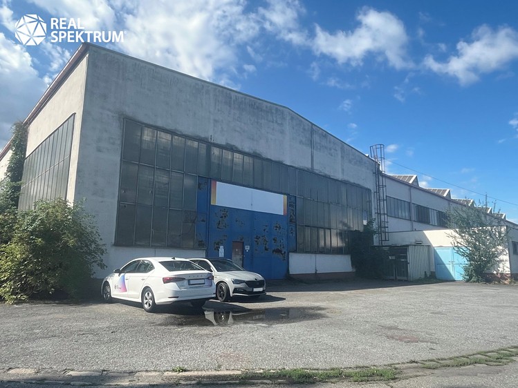 Pronájem výrobní haly, prostoru 1 320 m² - foto 1