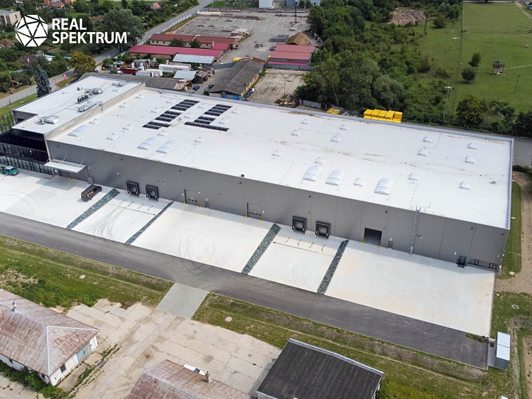Pronájem skladového prostoru 2 904 m² - foto 1