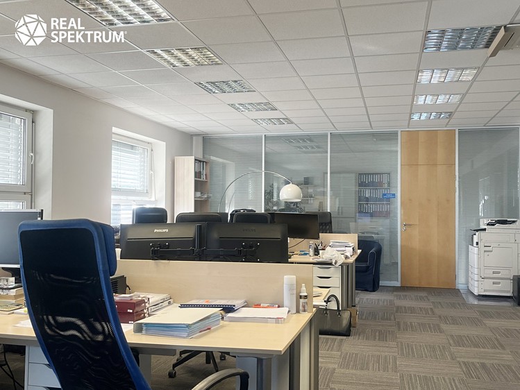Pronájem skladového prostoru 950 m² - foto 3