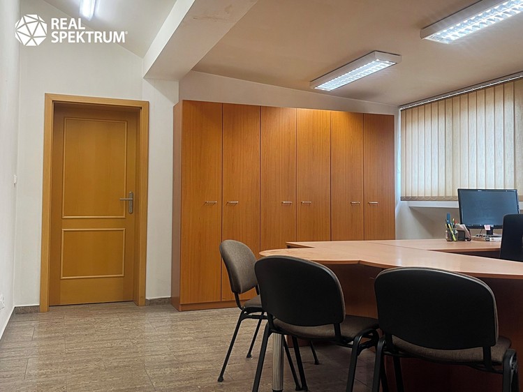 Pronájem kanceláře 301 m² - foto 2