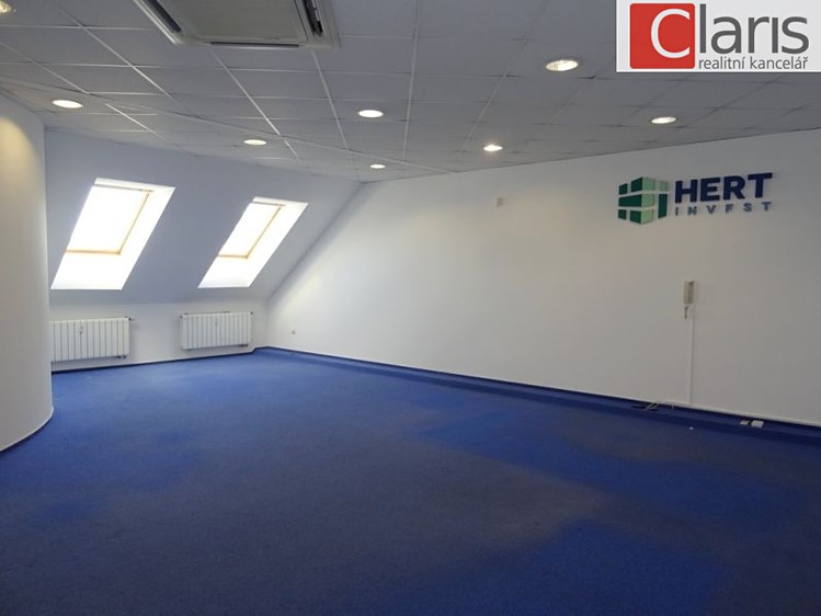 Pronájem kanceláře 30 m² - foto 4