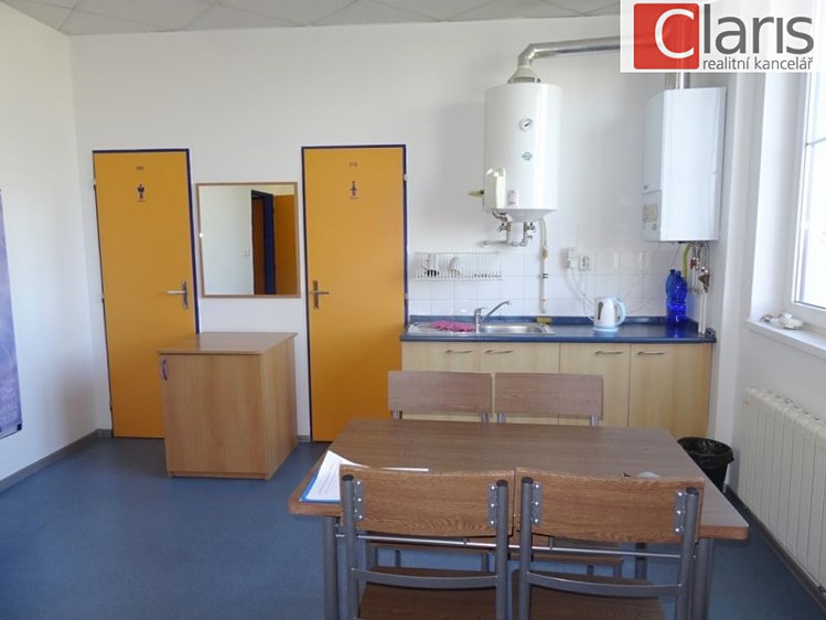 Pronájem kanceláře 30 m² - foto 5