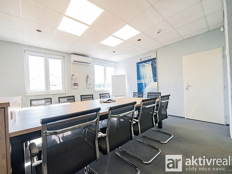 Pronájem kanceláře 240 m² - foto 3