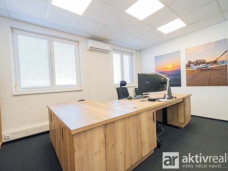 Pronájem kanceláře 240 m² - foto 7