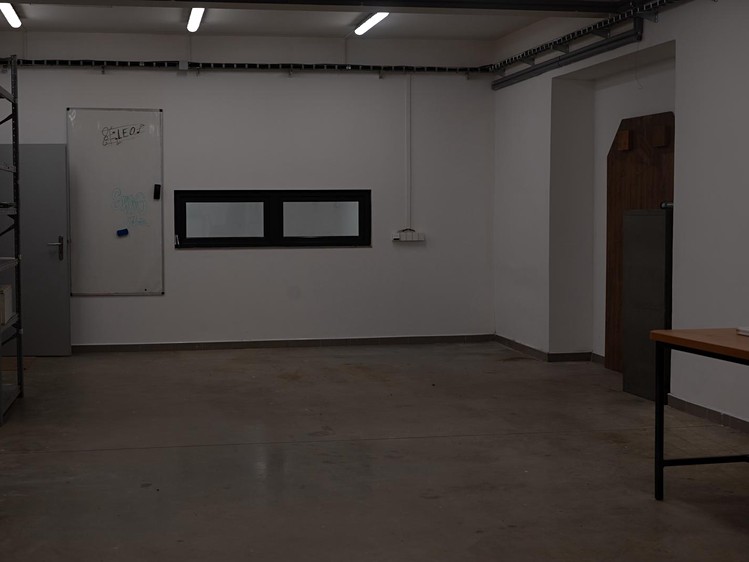 Pronájem výrobní haly, prostoru 328 m² - foto 1