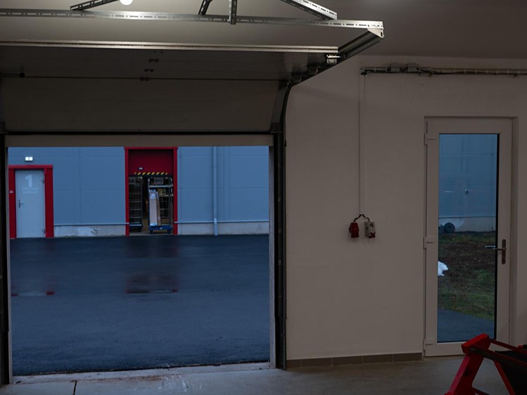 Pronájem výrobní haly, prostoru 328 m² - foto 7