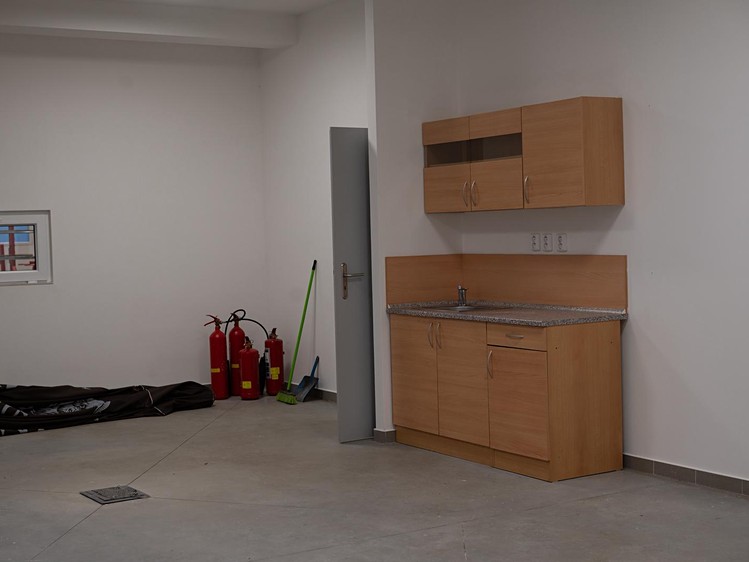 Pronájem výrobní haly, prostoru 328 m² - foto 8