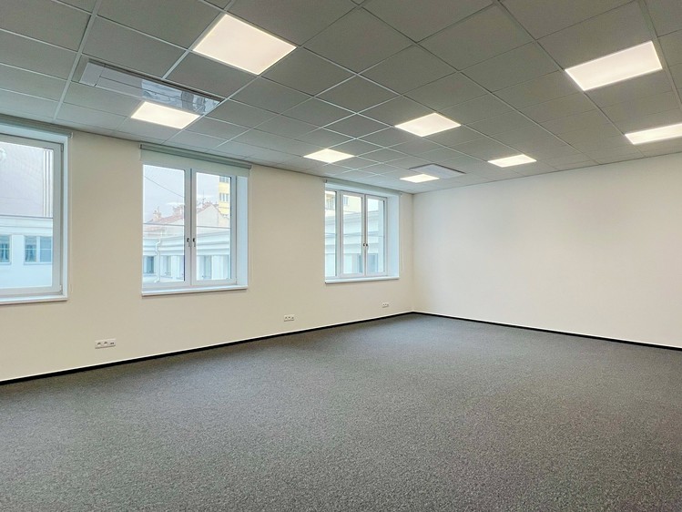 Pronájem kanceláře 500 m² - foto 4