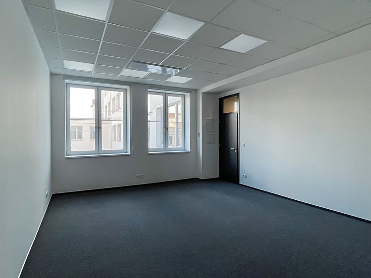 Pronájem kanceláře 500 m² - foto 6
