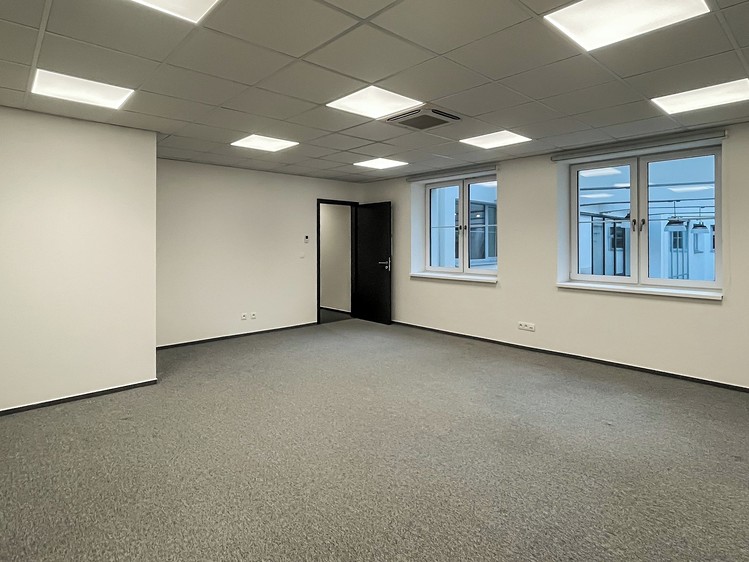 Pronájem kanceláře 500 m² - foto 8