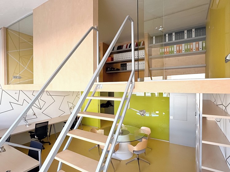 Pronájem kanceláře 74 m² - foto 1