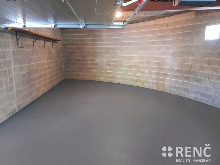 Prodej garáže 63 m² - foto 2