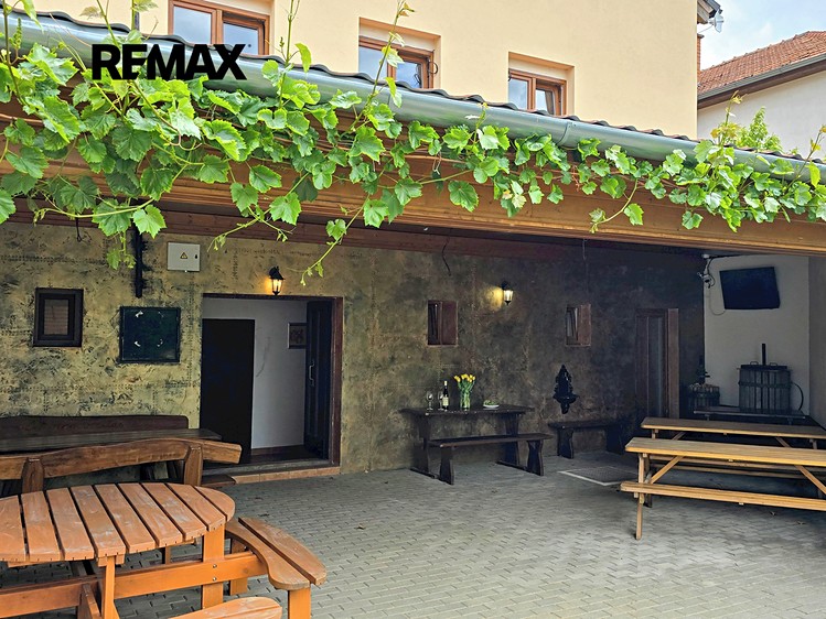 Prodej vinného sklepa 215 m² - foto 1