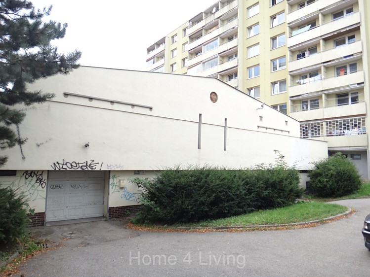 Prodej garážového stání 20 m² - foto 1