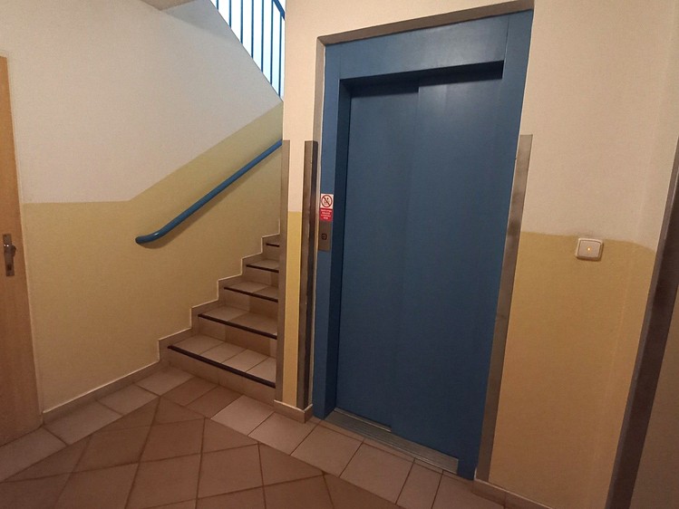 Prodej garážového stání 13 m² - foto 2