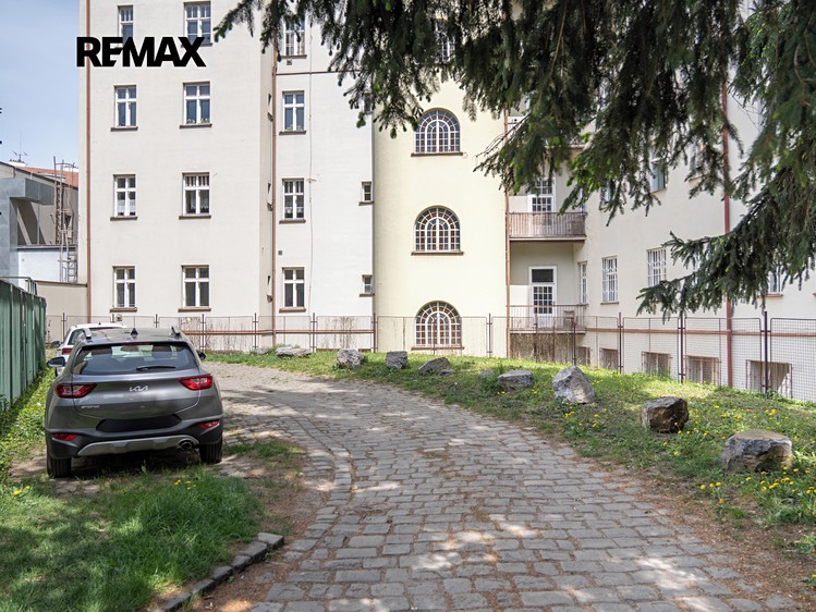 Prodej podílu 1/62 garážového stání 12 m² - foto 3