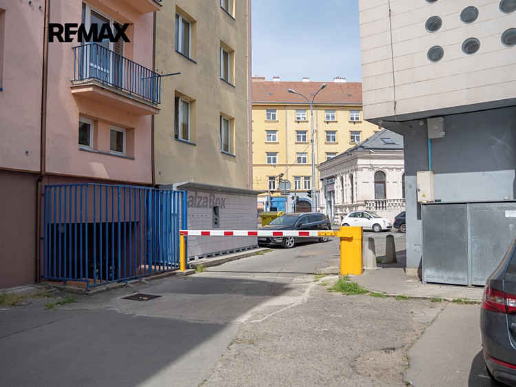Prodej podílu 1/62 garážového stání 12 m² - foto 5