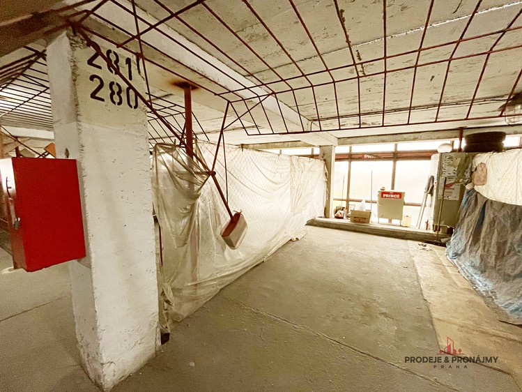 Prodej garážového stání 18 m² - foto 2