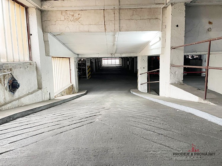 Prodej garážového stání 18 m² - foto 8