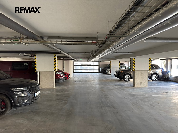 Prodej garážového stání 13 m² - foto 6